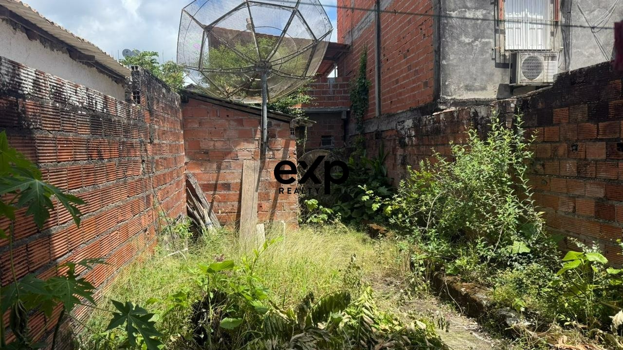 Casa à venda no centro de Camamu BA - frente ao Hotel Rio Acarai