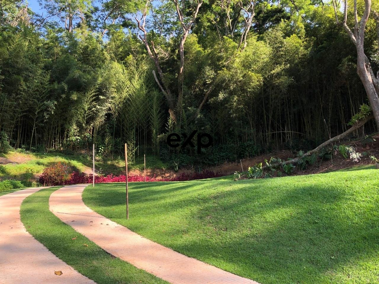 Refúgio Exclusivo! Terreno de 20.000 m² no condomínio Fazenda Montes Alpha, em Itaipava, com Casa de Apoio de 80 m² por R$ 697.000,00