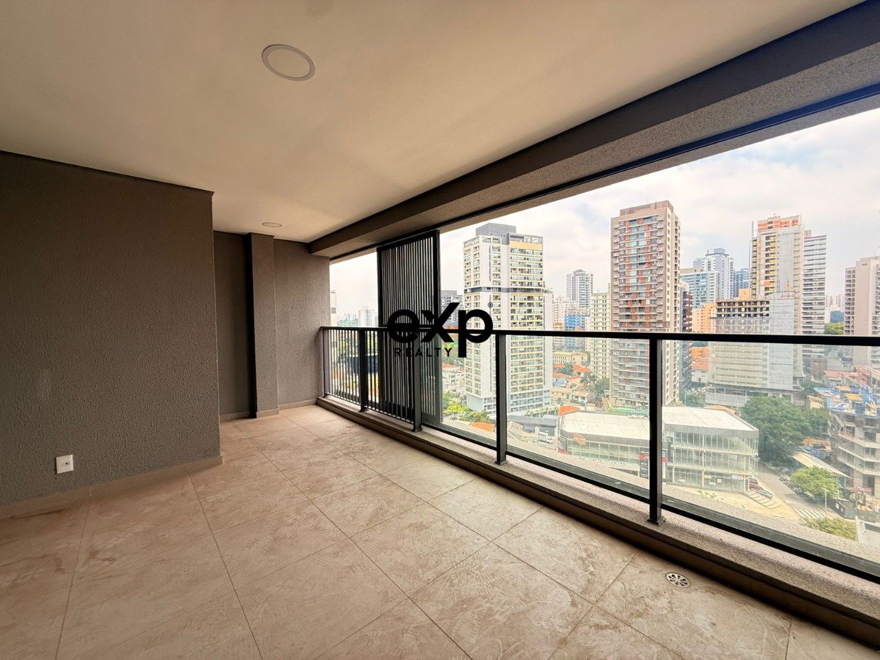 Brooklin com 2 suítes 2 dormitórios e 1 vagas de garagem