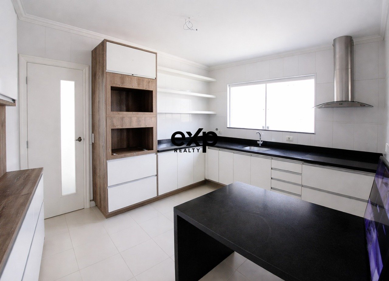 Sobrado à venda em Guarujá, Cruzeiro do Sul 1013 Balneário Praia do Pernambuco Guarujá 11444-050, 360 m²