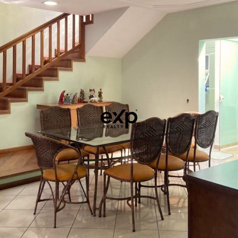 Casa com 4 quartos no Portão