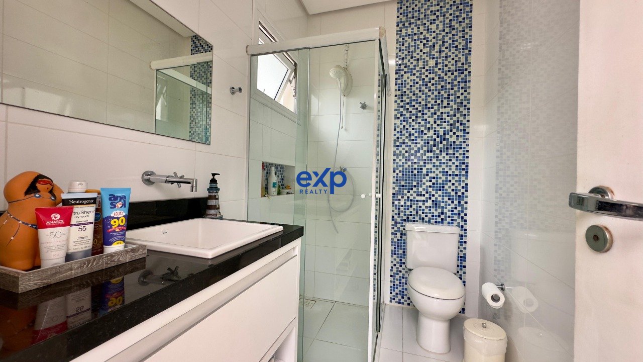 Casa em Condomínio for sale in Florianópolis, Doutor Antônio Luiz Moura Gonzaga 3825 Rio Tavares Florianópolis 88048-301, 452 m²