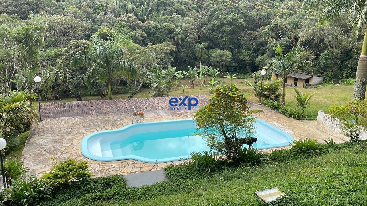 Encantador Sítio em Juquitiba: 20.000 m2 de Pura Beleza Natural a Apenas 70 KM de São Paulo
