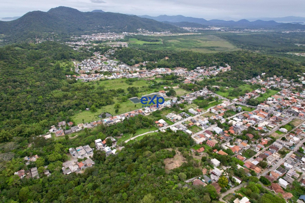 Ótima Área com 35.100 m2 a venda em Cachoeira do Bom Jesus - Florianopolis