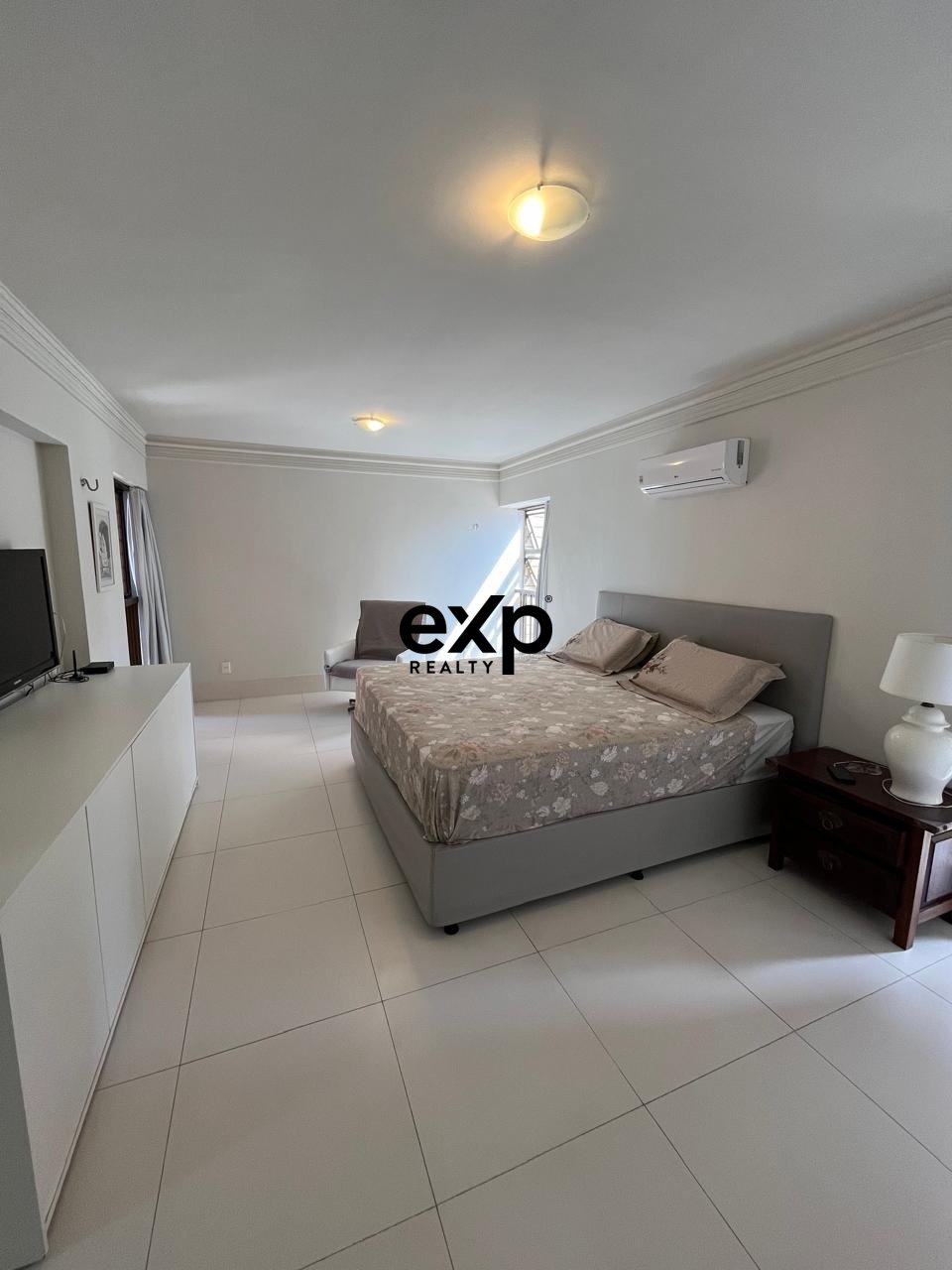 Apartamento 300m² com vista mar em Petrópolis, todo reformado!