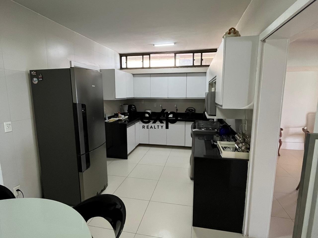 Apartamento 300m² com vista mar em Petrópolis, todo reformado!