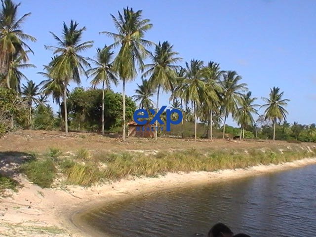 Fazenda espetacular na praia de Parajuru, Beberibe, com lago e duna em 62 hectares.