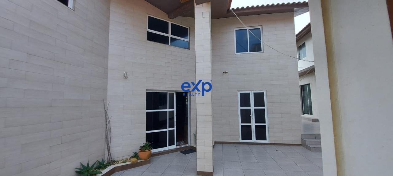 Casa 570ms frente Mar em Laguna - Praia da Tereza