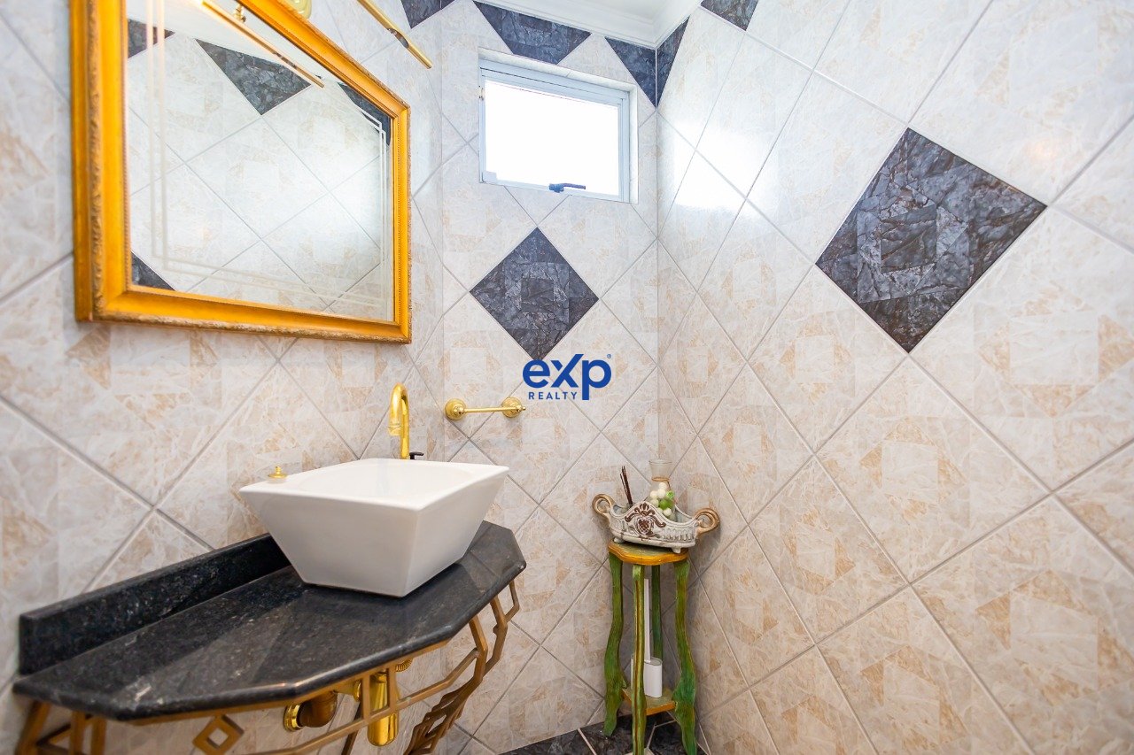 Sobrado no Jardim das Américas/Piscina/Espaço Gourmet e amplo quintal