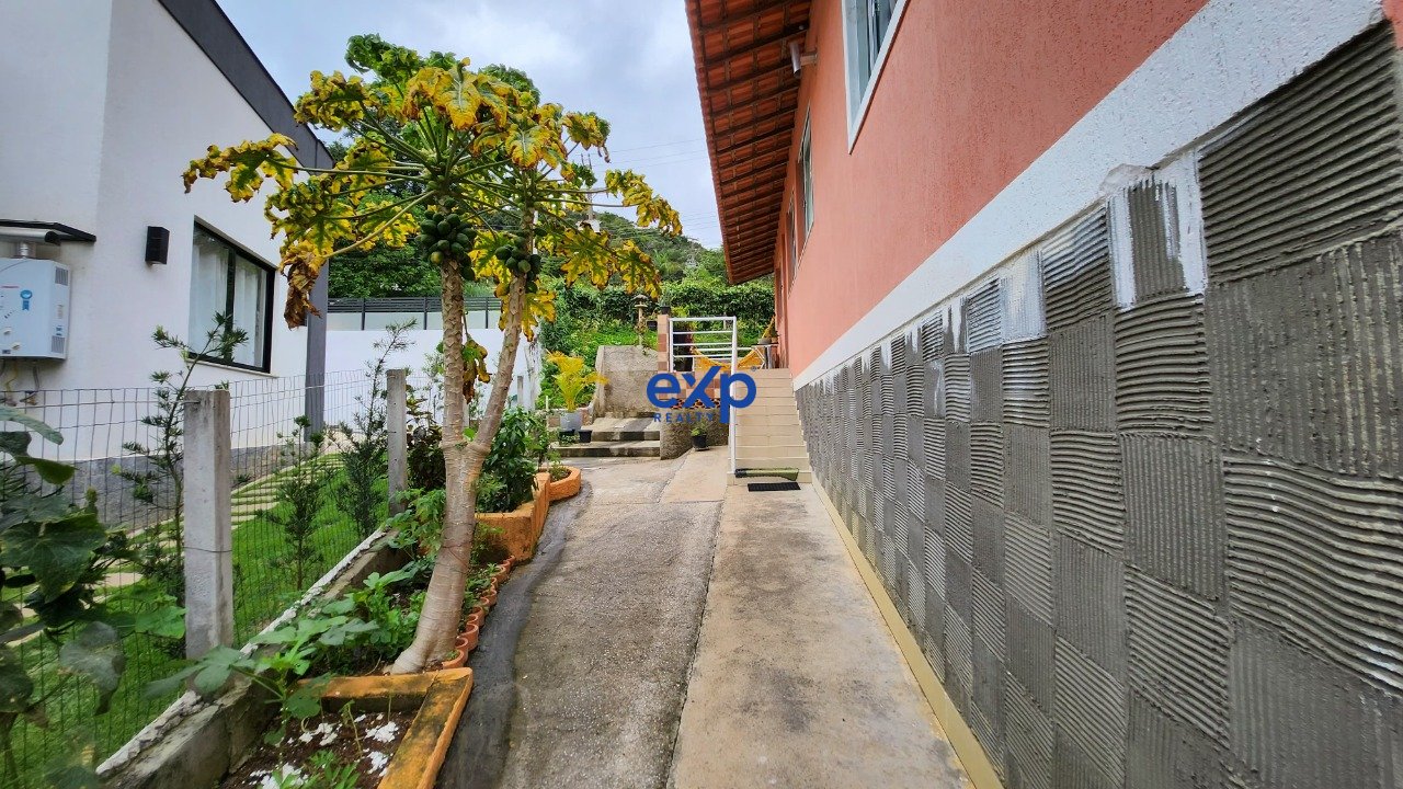 Casa à Venda em Teresópolis - 3 Quartos, 200m²