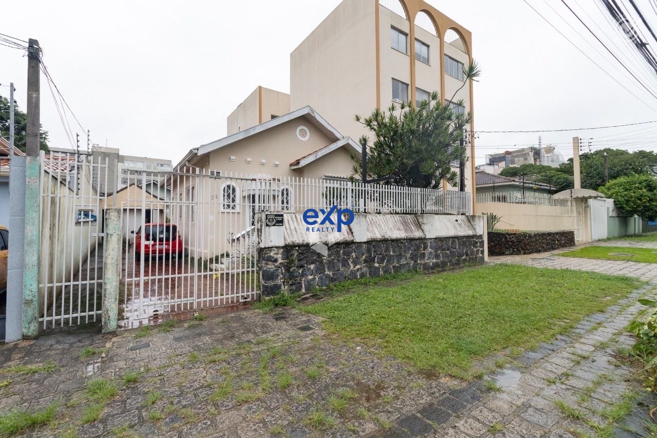 Terreno à Venda em Curitiba no Bairro Água Verde!
