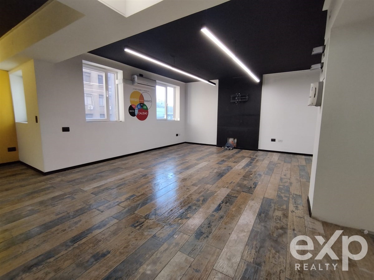 Oficina en alquiler en Santiago, Huerfanos 1022