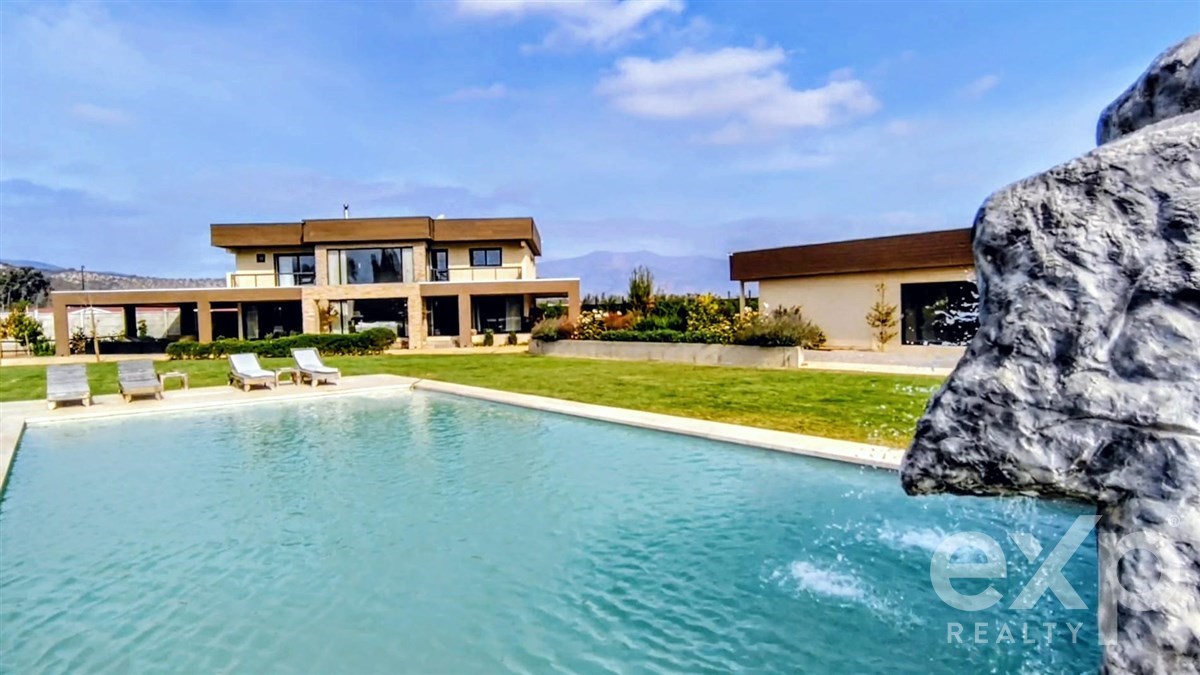 Casa en venta en Olmué, Los Queltehues, 300 m²