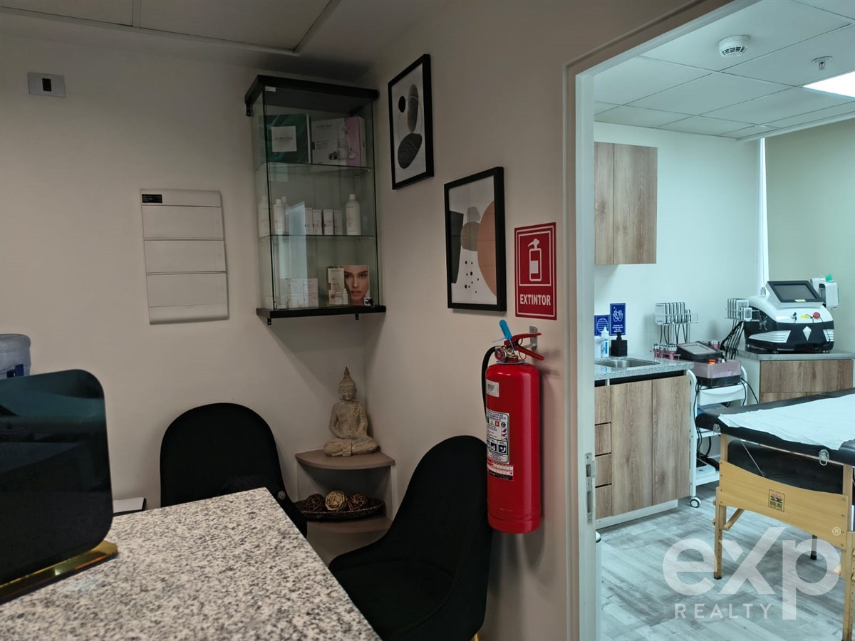 Oficina en venta en Ñuñoa, Av. Irarrazaval  2401