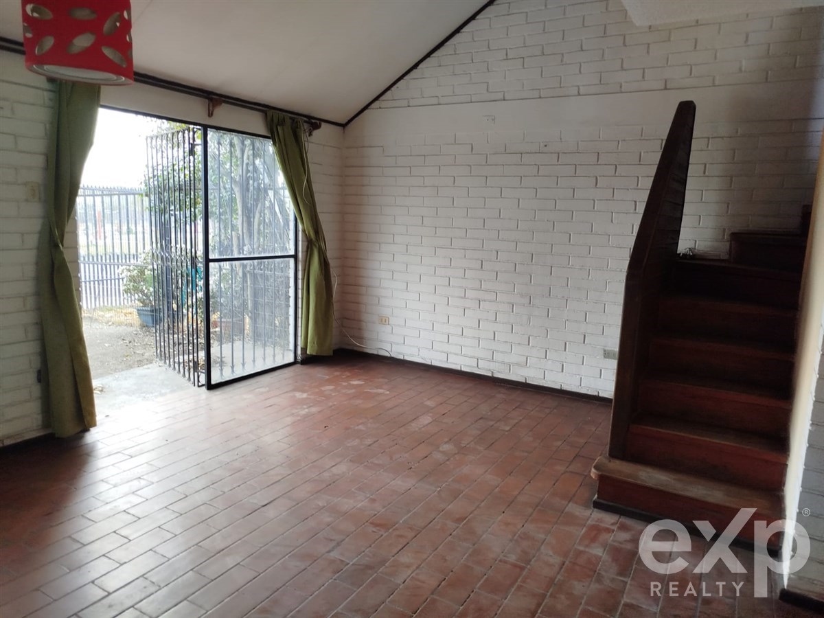 Casa en venta en Macul, Marathon  5526