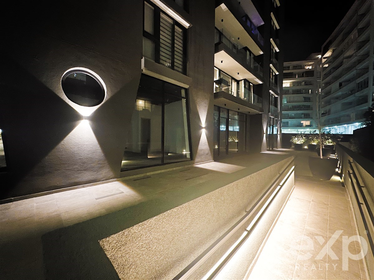 Local Comercial en alquiler en Las Condes, Av. Las Condes 7039