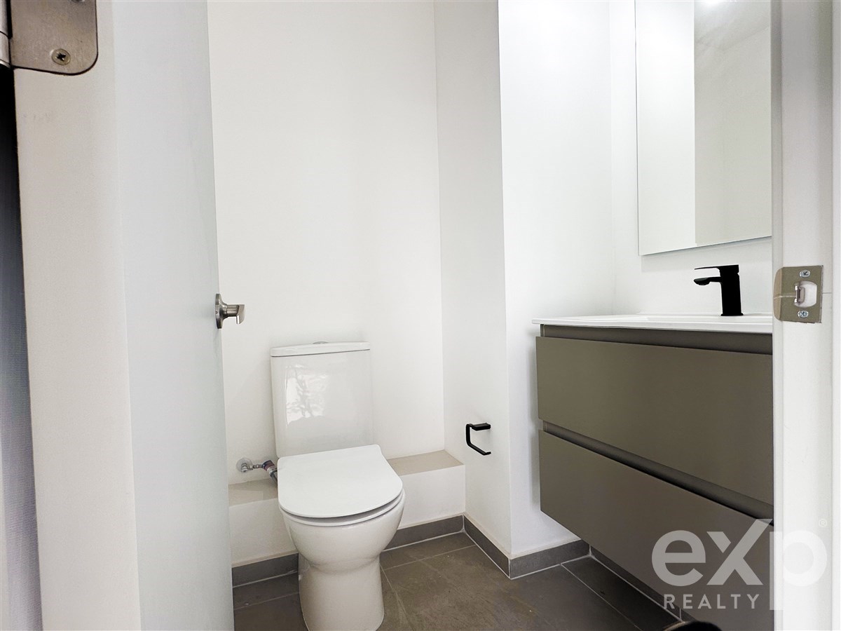 Local Comercial en alquiler en Las Condes, Av. Las Condes 7039