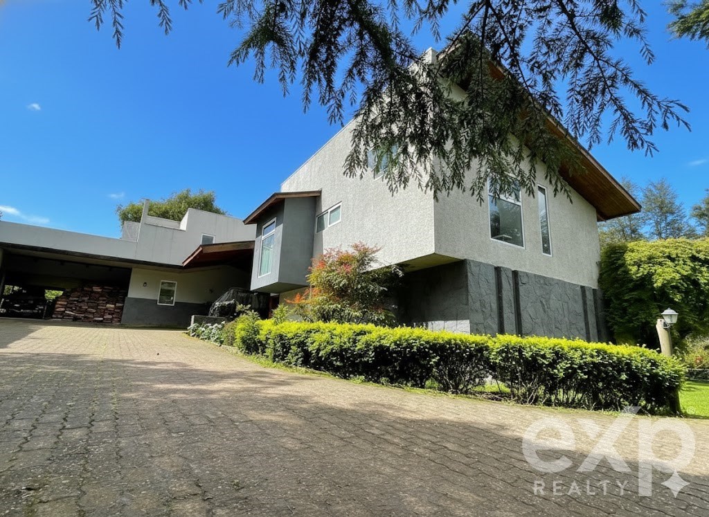 Casa en venta en Los Angeles, Camino Antuco km 3.3, Club de Golf Siete Rios