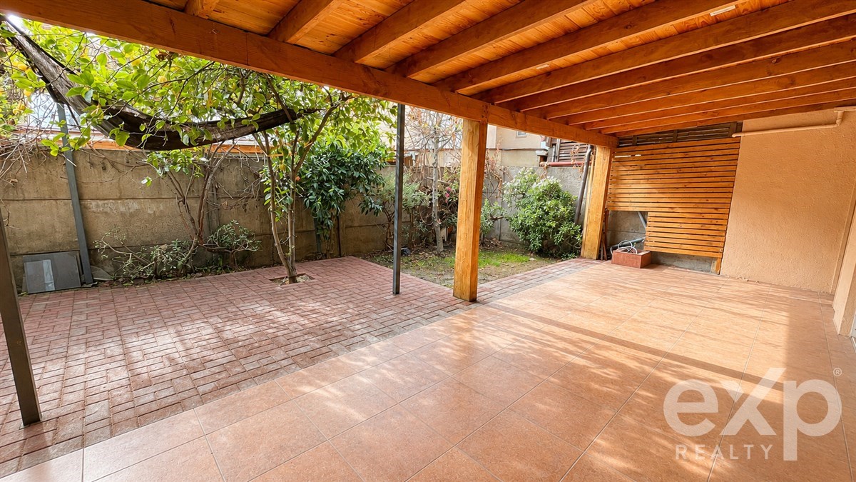House for sale in Huechuraba, Avenida los Libertadores 7401