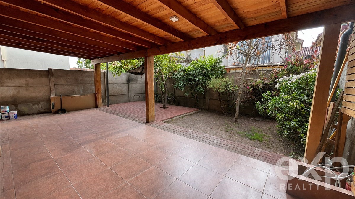 House for sale in Huechuraba, Avenida los Libertadores 7401