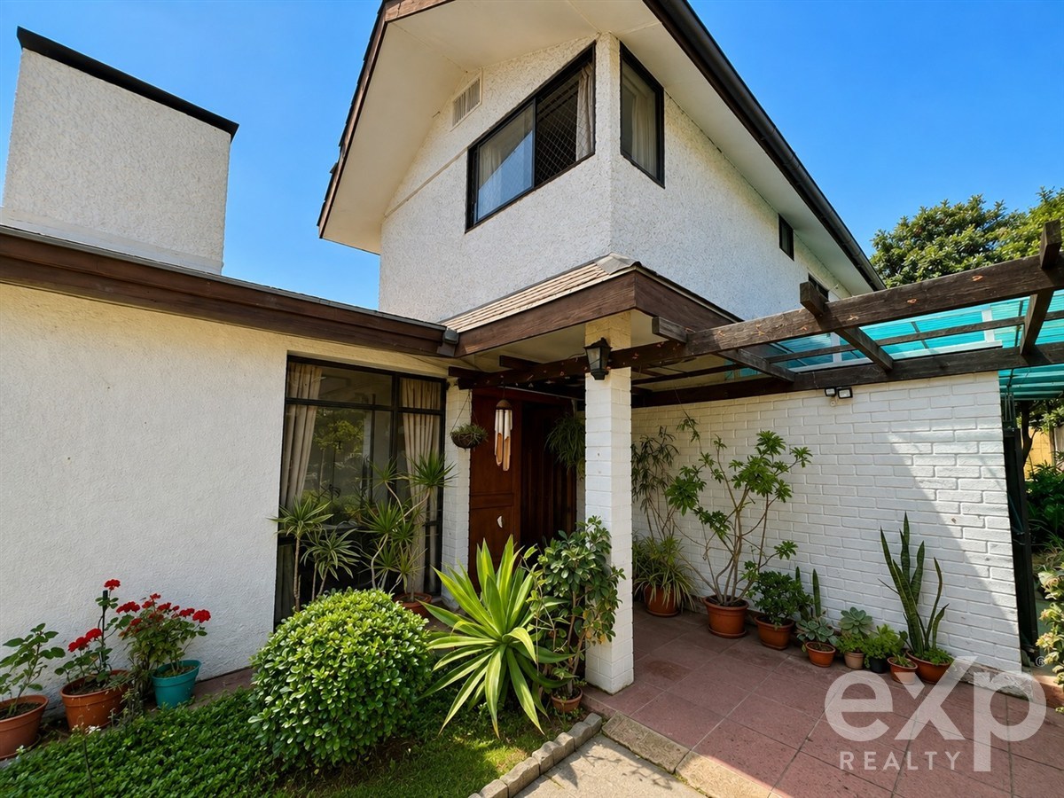 Casa en venta en Vitacura, EMBAJADOR DOUSSINAGUE 1812
