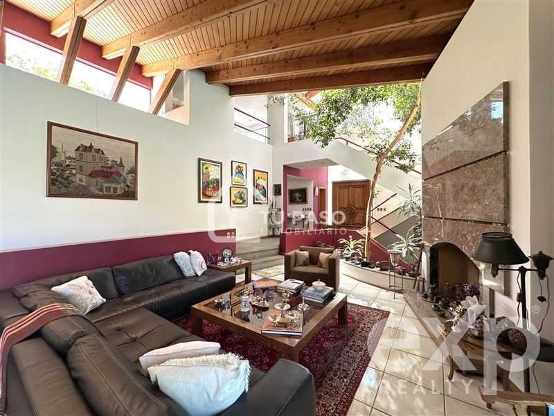 House for sale in Vitacura, La Cumbre 1358