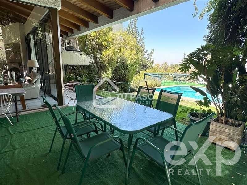 House for sale in Vitacura, La Cumbre 1358