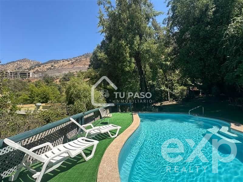 House for sale in Vitacura, La Cumbre 1358