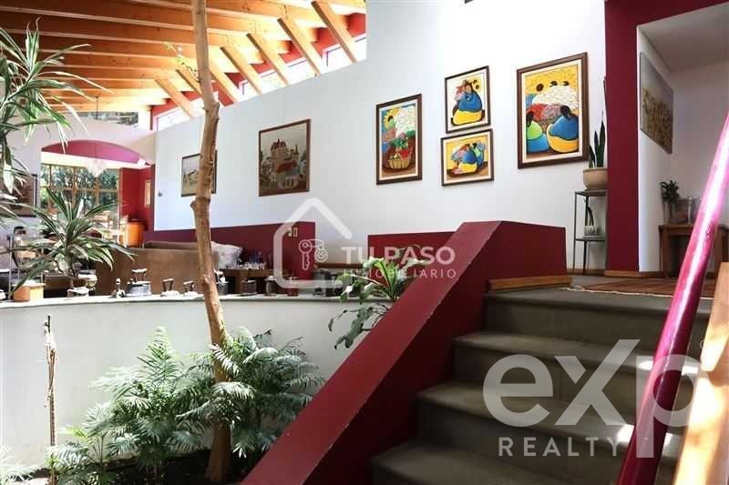 House for sale in Vitacura, La Cumbre 1358