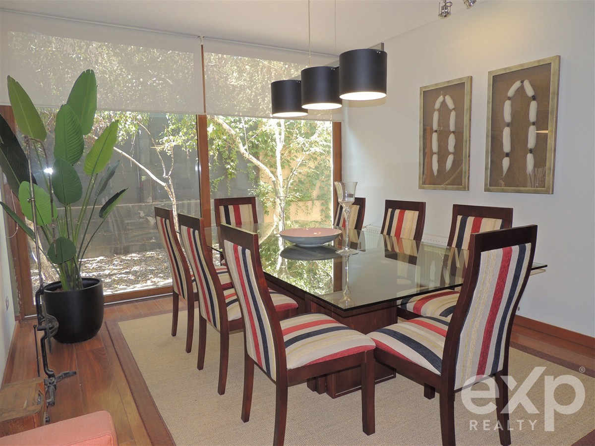 Casa for rent in Colina, Avenida Los Ríos  11300