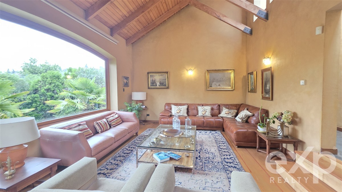 Casa for rent in Lo Barnechea
