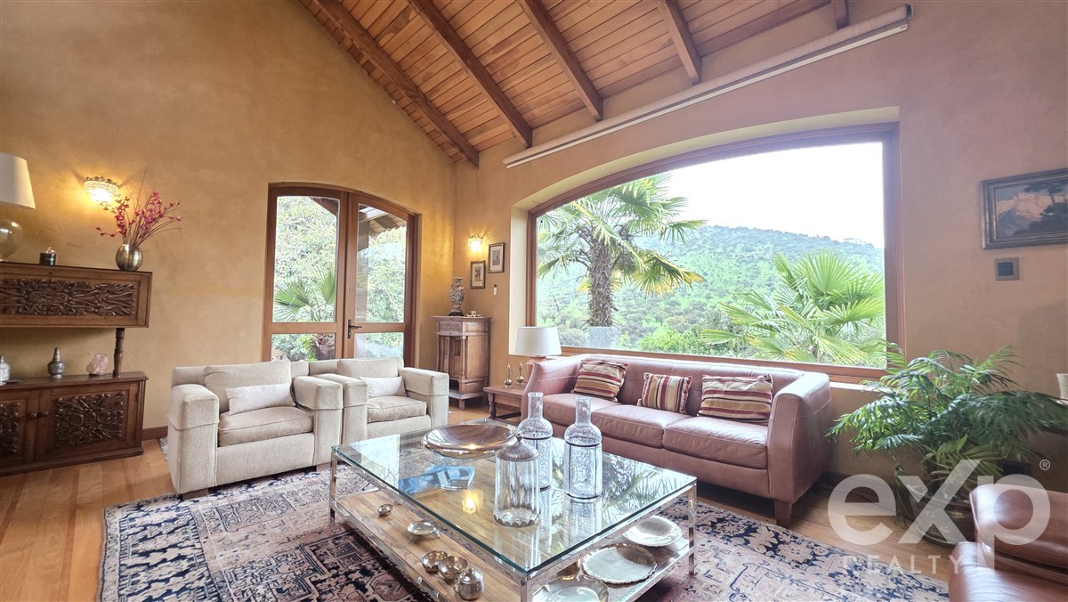 Casa for rent in Lo Barnechea