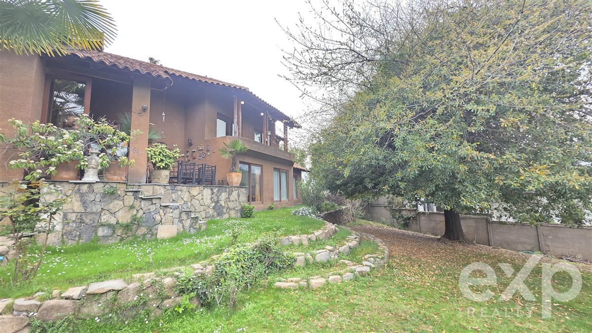 Casa for rent in Lo Barnechea