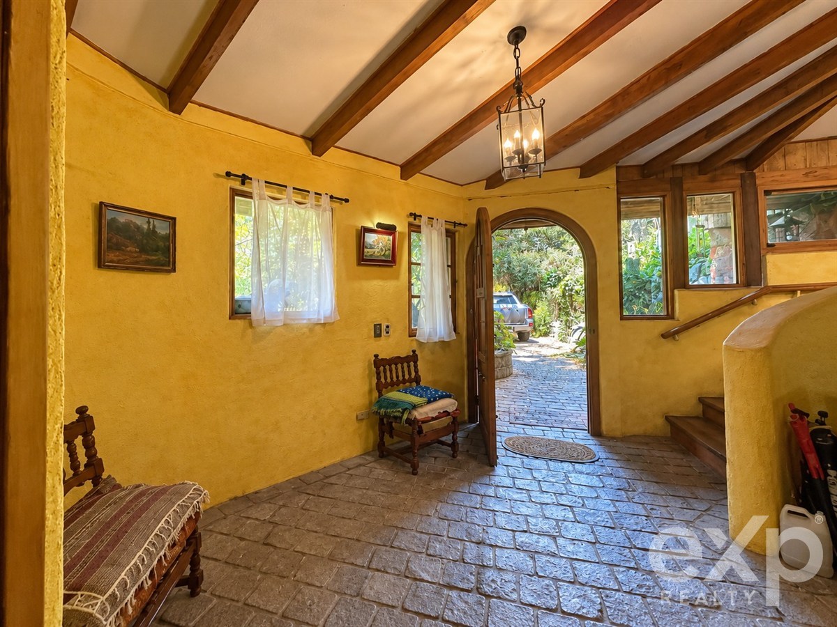 Casa en venta en Lo Barnechea, 319 m²