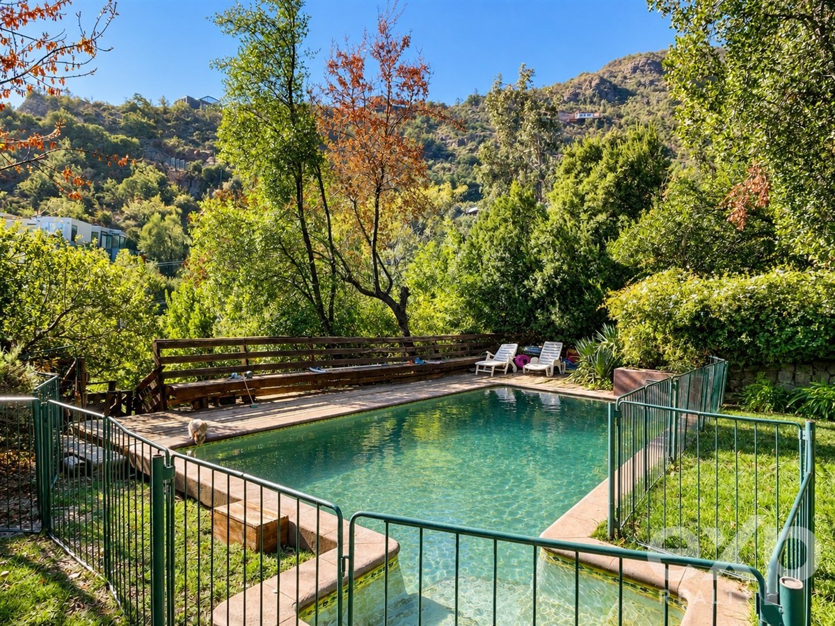 Casa en venta en Lo Barnechea, 319 m²