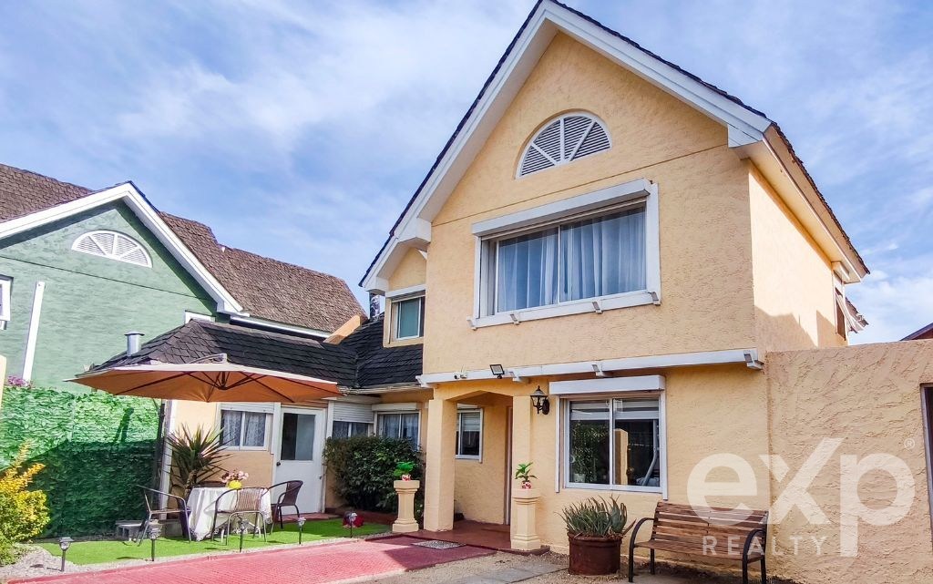House for sale in La Reina