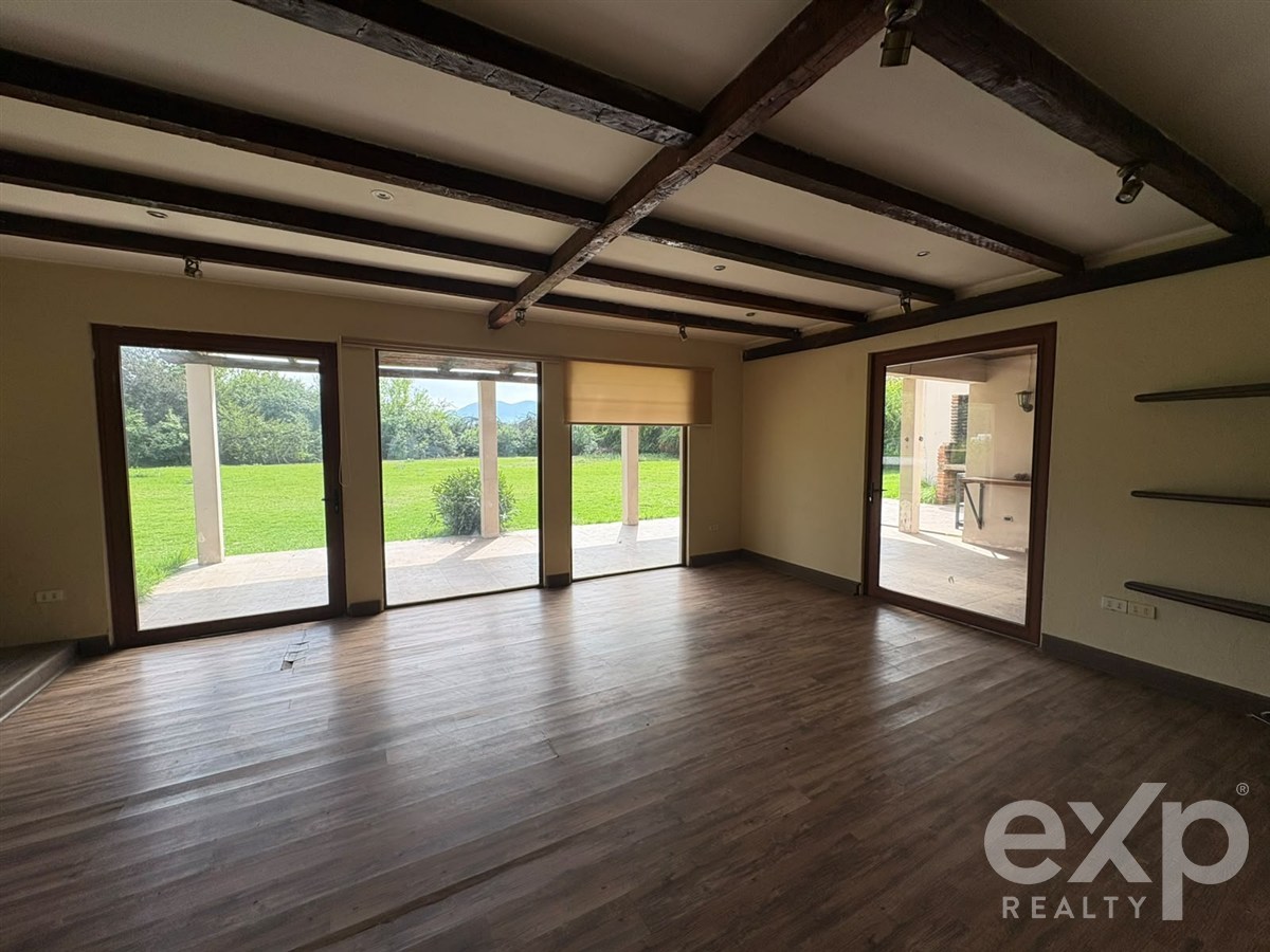 Casa en alquiler en Colina