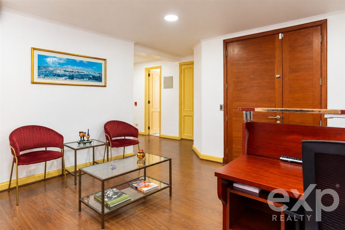 Office for sale in Las Condes