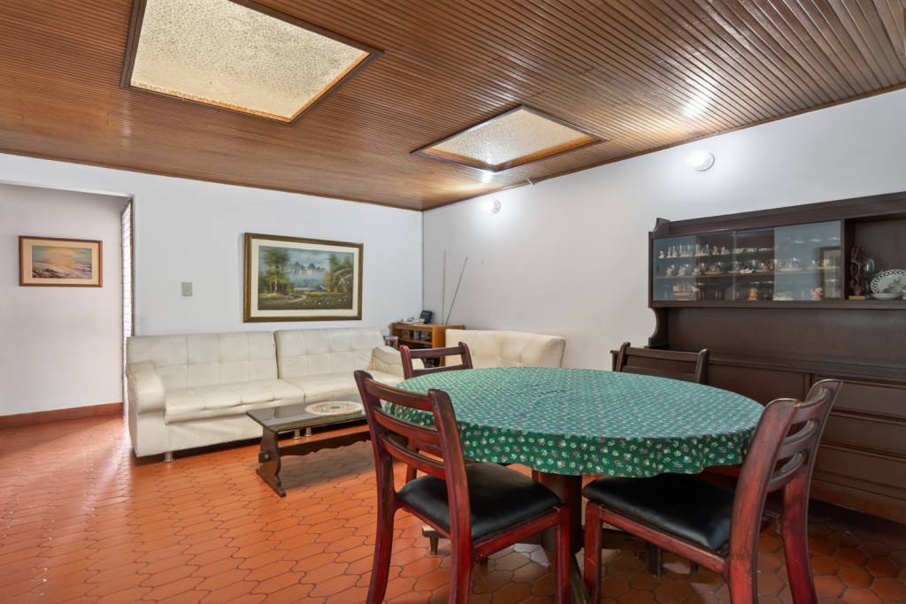 CASA en venta en Bogotá, Calle 46 # 52-13, 269 m²