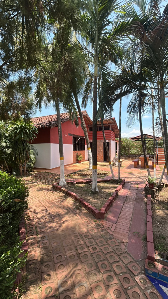 HOTEL en venta en El Paso, Carrera 11 F # 11B-45, 485 m²