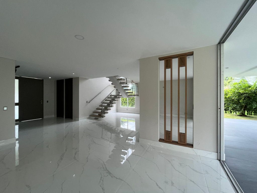 CASA en venta en Cali, Carrera 154 # 18-75, 318 m²