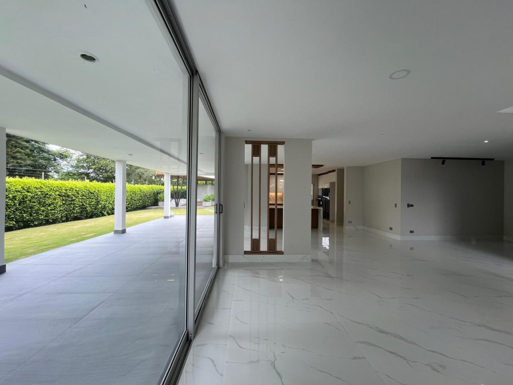 CASA en venta en Cali, Carrera 154 # 18-75, 318 m²