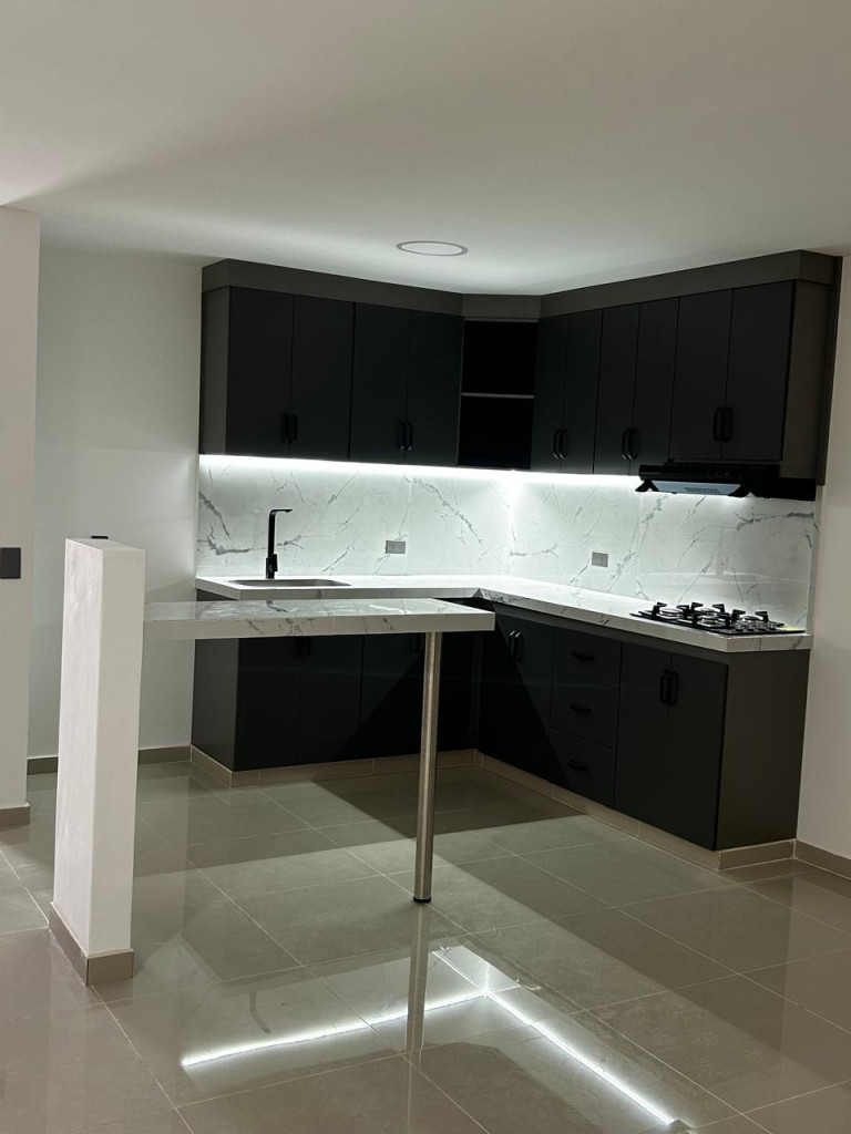 CASA en venta en Cali, carrera 72 44-12, 220 m²