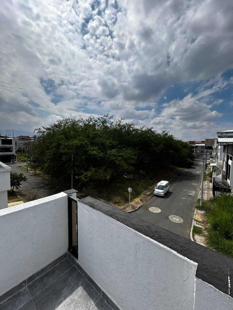 CASA en venta en Cali, carrera 72 44-12, 220 m²
