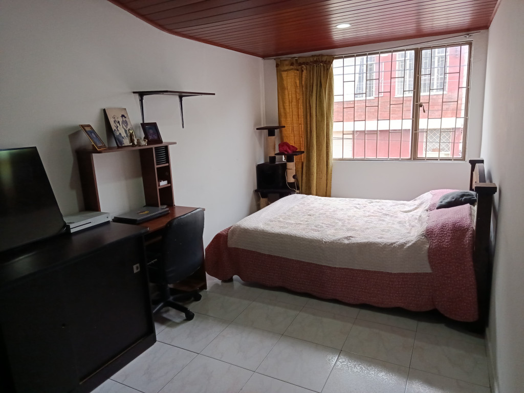 CASA en venta en Bogotá, CALLE 71 A BIS 95-39 LOTE 2 MANZANA A URB. "LA SALINA", 158 m²