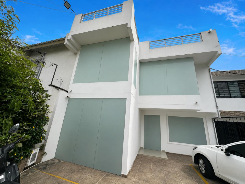 CASA en venta en Cali, calle 7A # 44-50, 287 m²