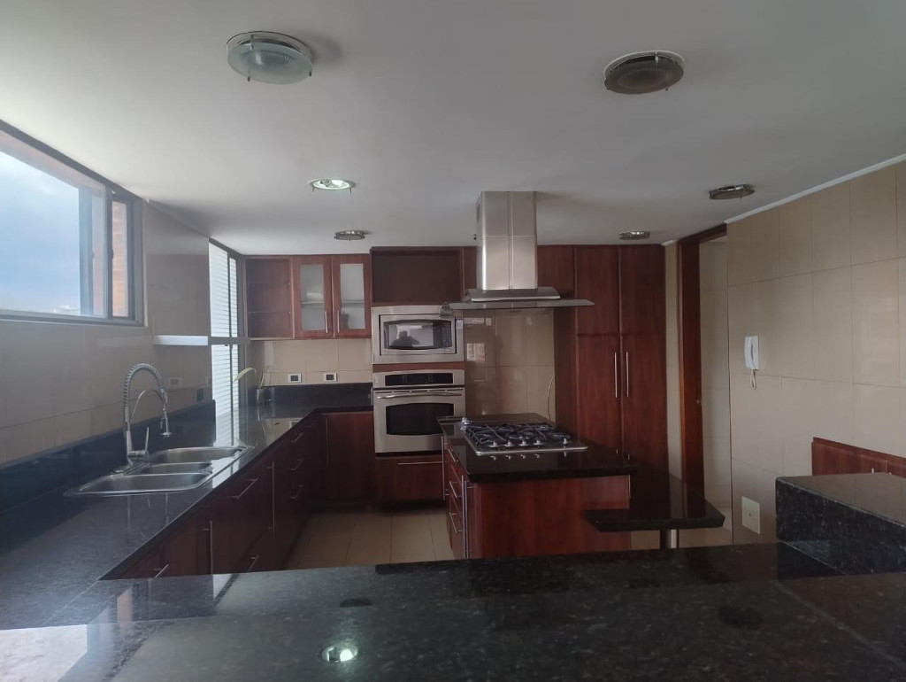 APARTAMENTO en alquiler en Bogotá, Cl 116 20-16, 397 m²