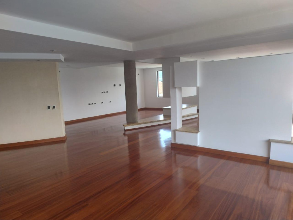 APARTAMENTO en alquiler en Bogotá, Cl 116 20-16, 397 m²