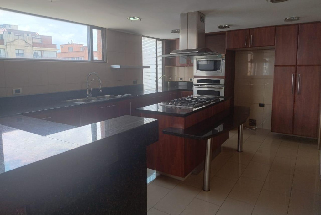 APARTAMENTO en alquiler en Bogotá, Cl 116 20-16, 397 m²