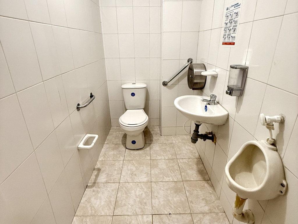 HOUSE-COMMERCIAL SPACE in Bogotá 5